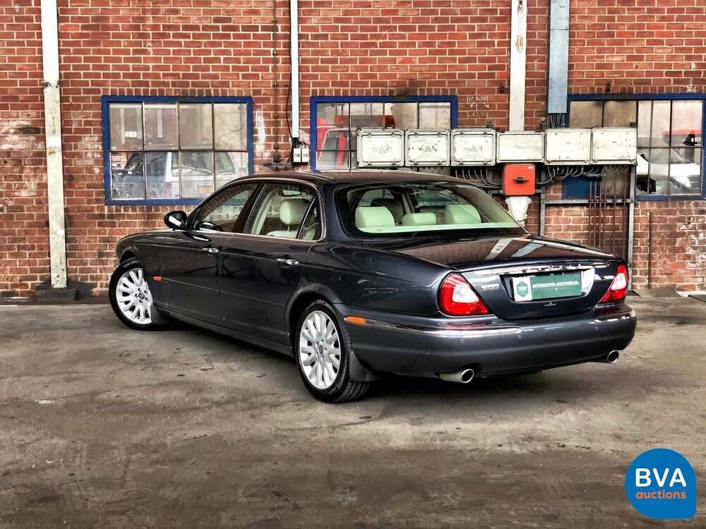 Jaguar XJ6L3.0 V6 Executive LWB 238pk 2005, H-738-NT.