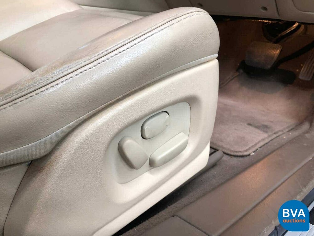 Jaguar XJ6L3.0 V6 Executive LWB 238pk 2005, H-738-NT.