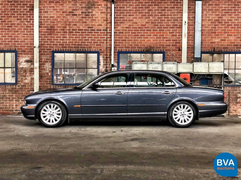 Jaguar XJ6L3.0 V6 Executive LWB 238pk 2005, H-738-NT.