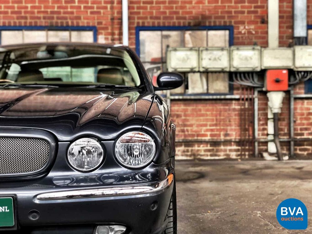 Jaguar XJ6L3.0 V6 Executive LWB 238pk 2005, H-738-NT.