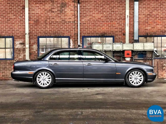 Jaguar XJ6L3.0 V6 Executive LWB 238pk 2005, H-738-NT.