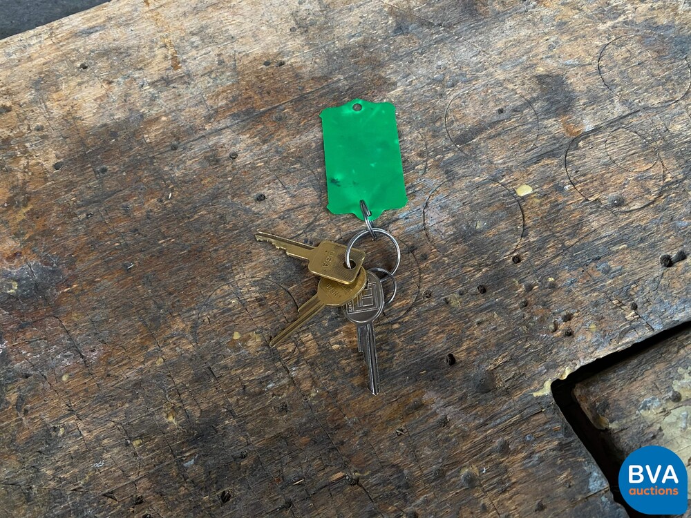 Cadillac Eldorado Coupe 6.9 V8 1977, 63-YD-33.