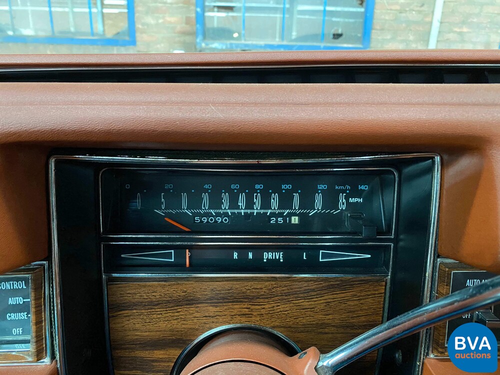 Cadillac Eldorado Coupe 6.9 V8 1977, 63-YD-33.