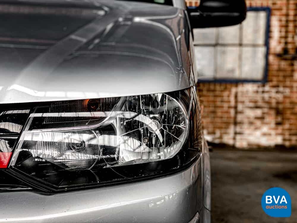 Volkswagen Transporter Wheelchair 2.0 TDI Double Cab 140hp T5 L2H1 DSG 2013, VD-977-V.