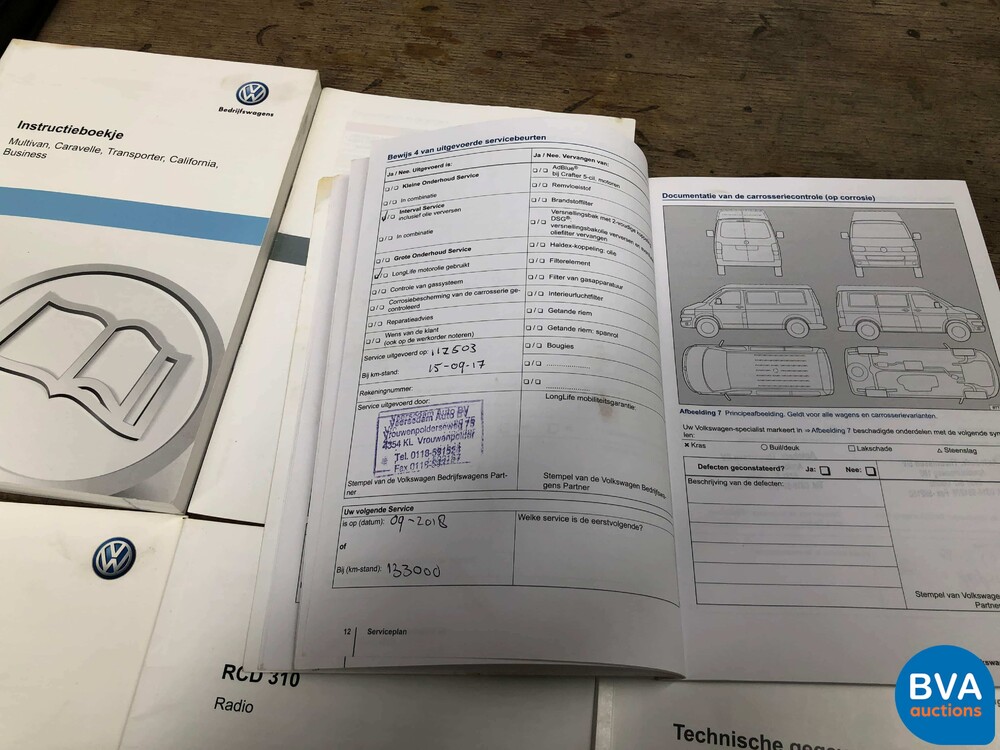 Volkswagen Transporter Wheelchair 2.0 TDI Double Cab 140hp T5 L2H1 DSG 2013, VD-977-V.