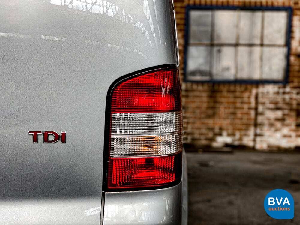 Volkswagen Transporter Wheelchair 2.0 TDI Double Cab 140hp T5 L2H1 DSG 2013, VD-977-V.