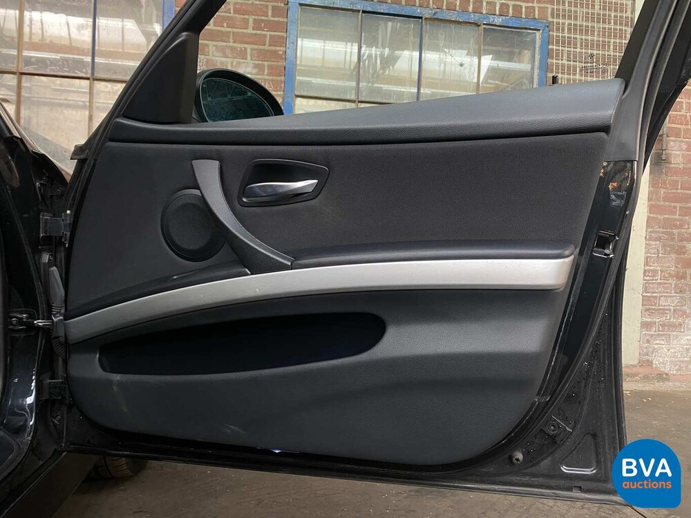 BMW 325xi 3-Series 218hp 2005, 73-LGJ-5.