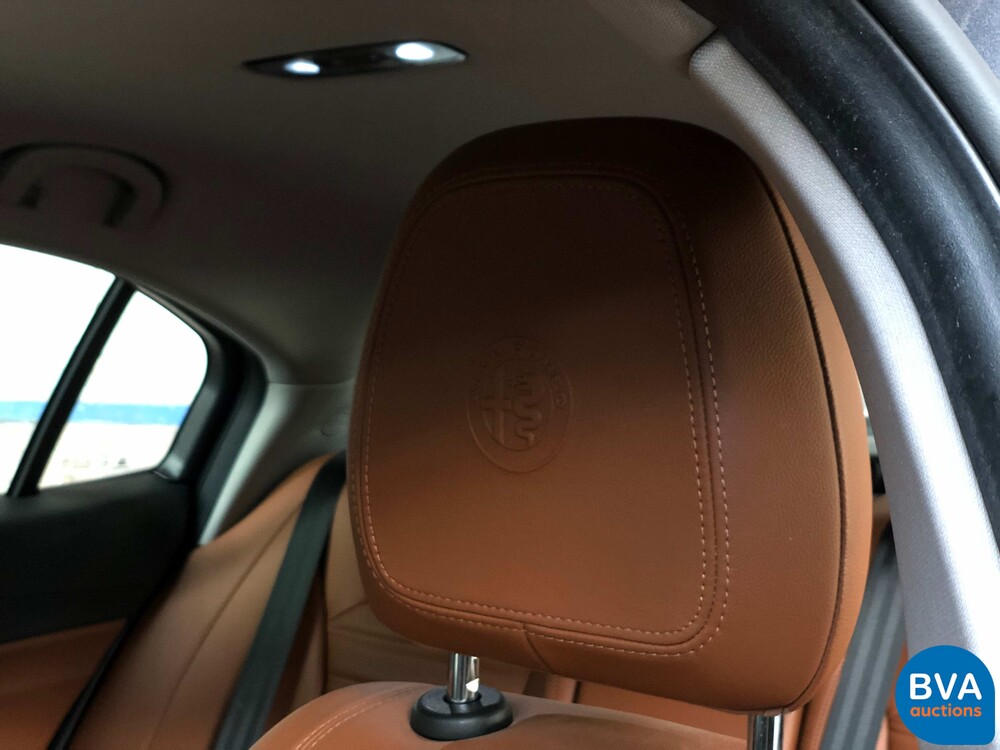 Alfa Romeo Giulia VELOCE 2.2 AWD 2017 209hp ORG-NL, NS-867-T.