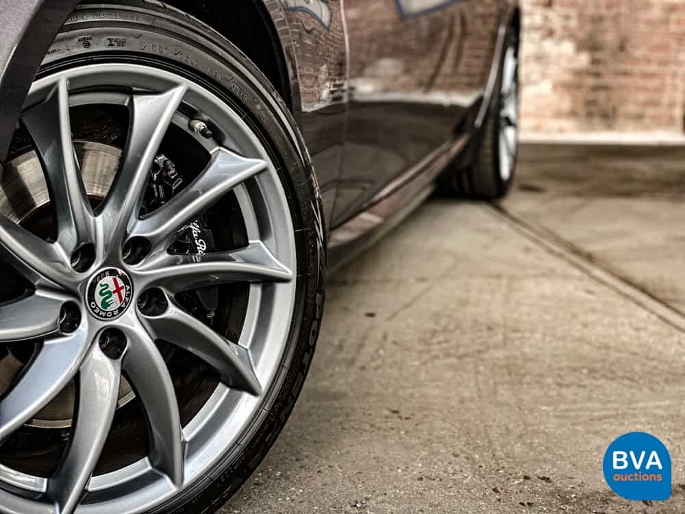 Alfa Romeo Giulia VELOCE 2.2 AWD 2017 209hp ORG-NL, NS-867-T.