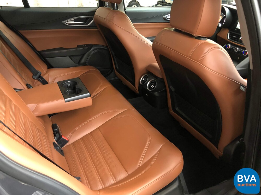 Alfa Romeo Giulia VELOCE 2.2 AWD 2017 209hp ORG-NL, NS-867-T.