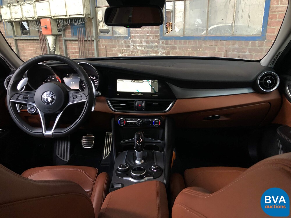 Alfa Romeo Giulia VELOCE 2.2 AWD 2017 209hp ORG-NL, NS-867-T.