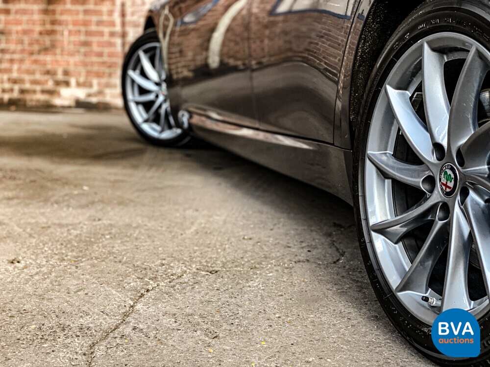 Alfa Romeo Giulia VELOCE 2.2 AWD 2017 209hp ORG-NL, NS-867-T.