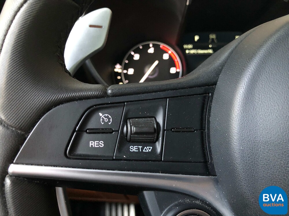 Alfa Romeo Giulia VELOCE 2.2 AWD 2017 209hp ORG-NL, NS-867-T.