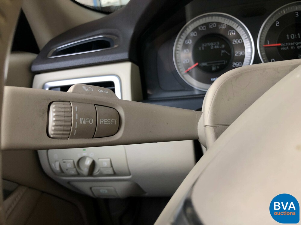 Volvo XC70 D3 Limited Edition 163hp -Org. NL- 2011, 28-SVG-8.