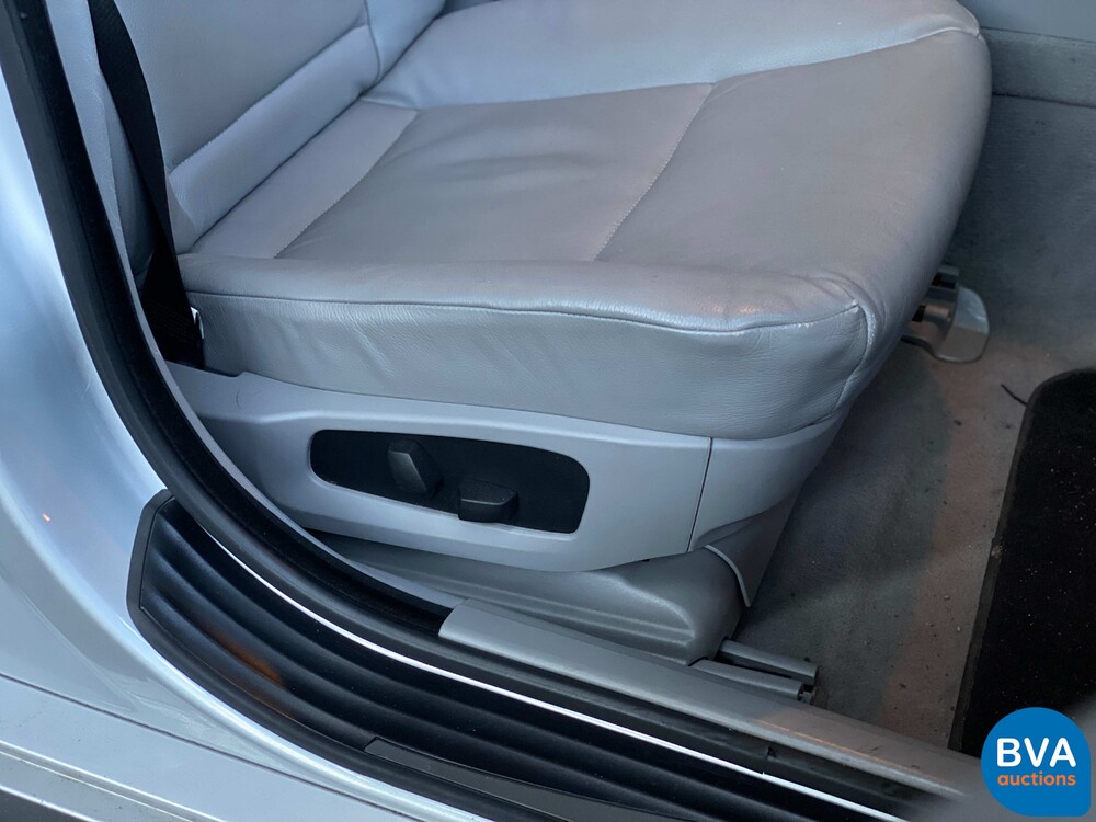 BMW 545i Saloon 4.4 V8 333pk -ORG NL- 5-Series E60 2004, 29-NT-NB.