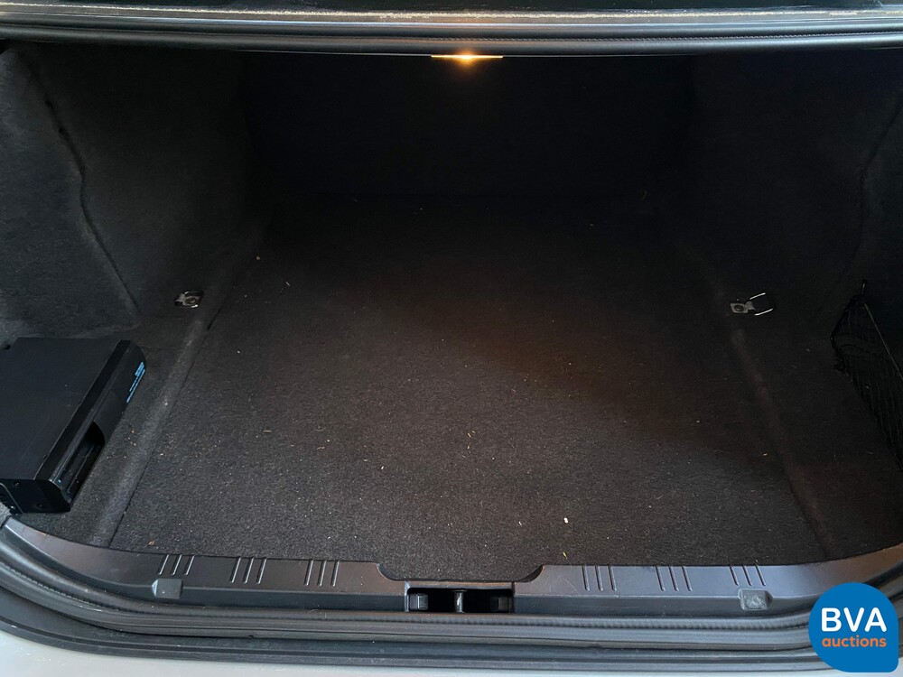 BMW 545i Saloon 4.4 V8 333pk -ORG NL- 5-Series E60 2004, 29-NT-NB.