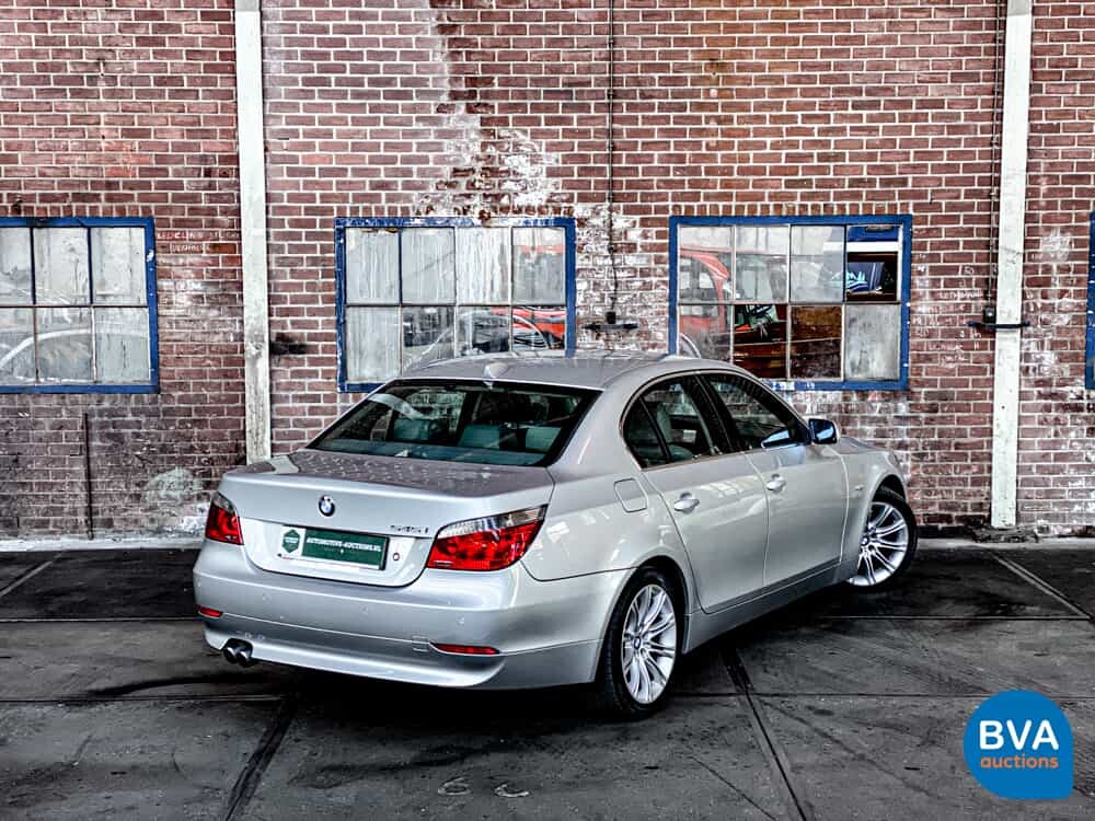BMW 545i Saloon 4.4 V8 333pk -ORG NL- 5-Series E60 2004, 29-NT-NB.