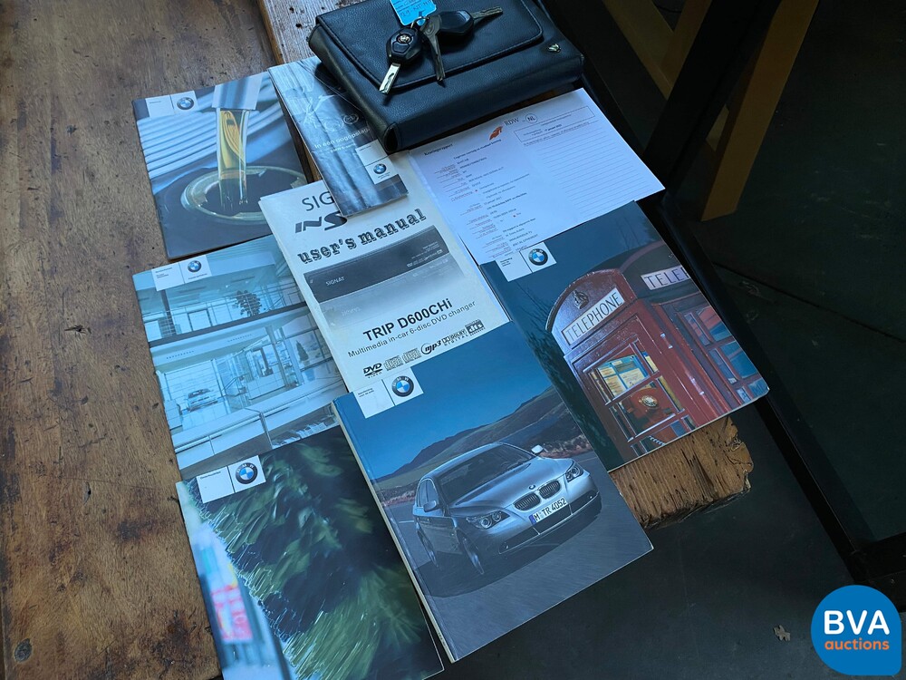 BMW 545i Saloon 4.4 V8 333pk -ORG NL- 5-Series E60 2004, 29-NT-NB.