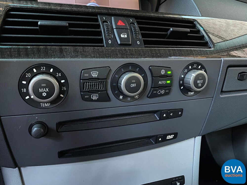 BMW 545i Saloon 4.4 V8 333pk -ORG NL- 5-Series E60 2004, 29-NT-NB.