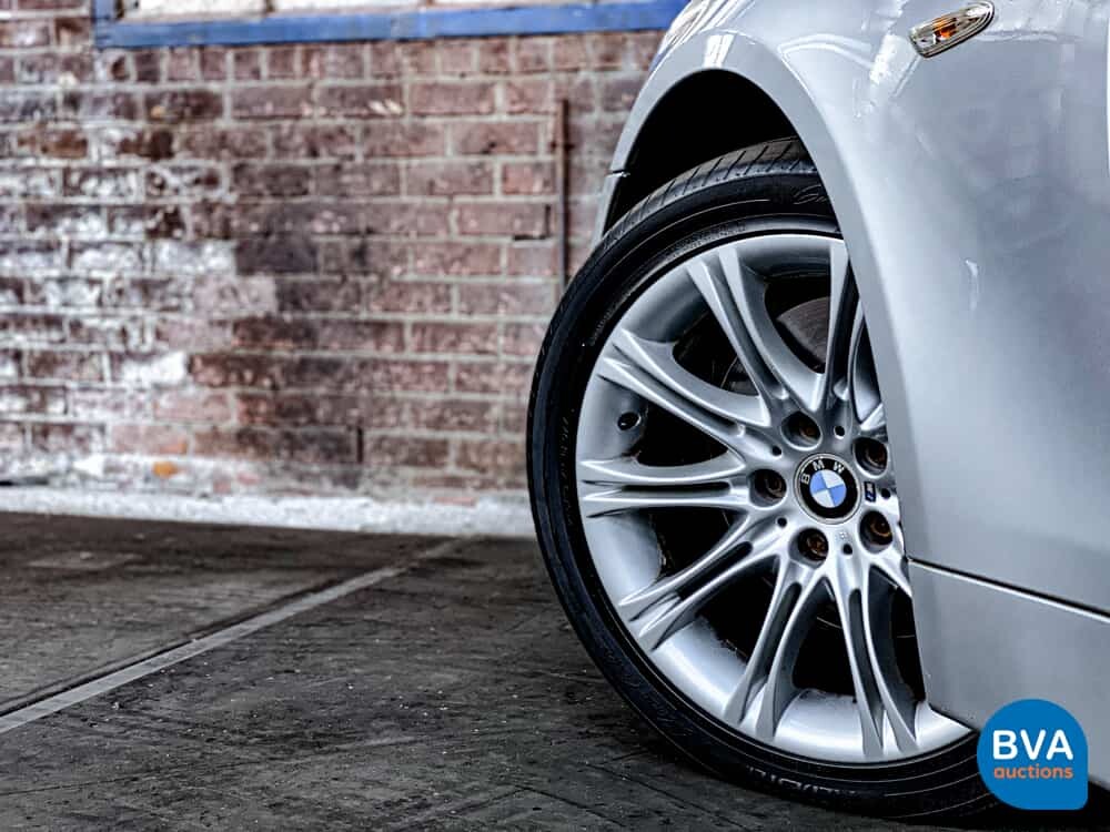 BMW 545i Saloon 4.4 V8 333pk -ORG NL- 5-Series E60 2004, 29-NT-NB.