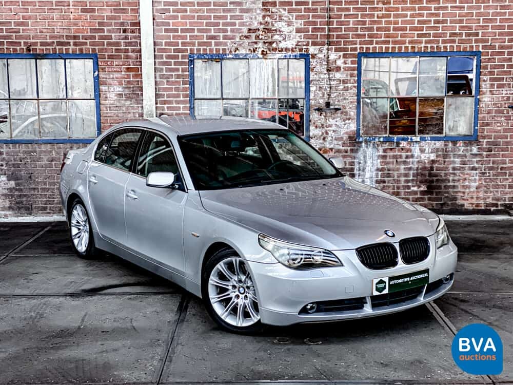 BMW 545i Saloon 4.4 V8 333pk -ORG NL- 5-Series E60 2004, 29-NT-NB.