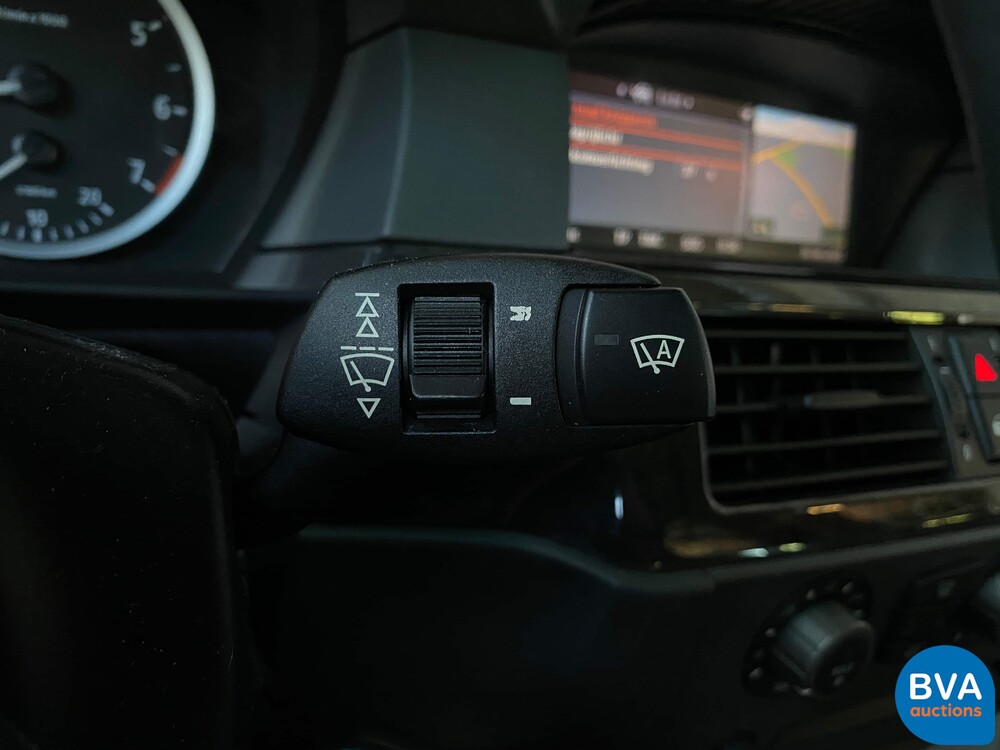 BMW 545i Saloon 4.4 V8 333pk -ORG NL- 5-Series E60 2004, 29-NT-NB.