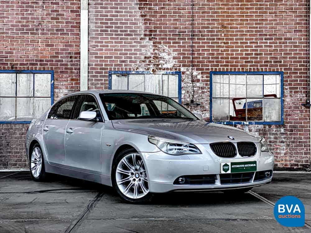 BMW 545i Saloon 4.4 V8 333pk -ORG NL- 5-Series E60 2004, 29-NT-NB.