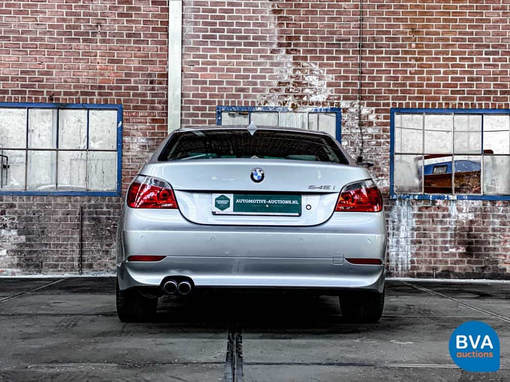 BMW 545i Saloon 4.4 V8 333pk -ORG NL- 5-Series E60 2004, 29-NT-NB.