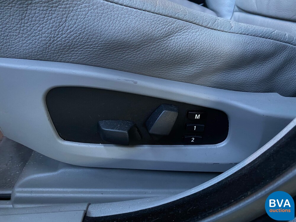 BMW 545i Saloon 4.4 V8 333pk -ORG NL- 5-Series E60 2004, 29-NT-NB.