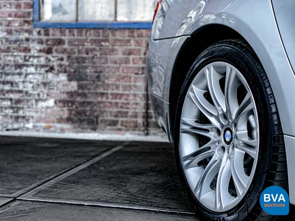 BMW 545i Saloon 4.4 V8 333pk -ORG NL- 5-Series E60 2004, 29-NT-NB.