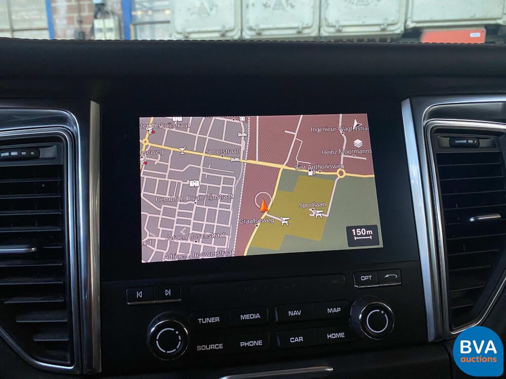 Porsche Macan GTS V6 Bi-Turbo 360hp 2016 Facelift, L-748-DB.