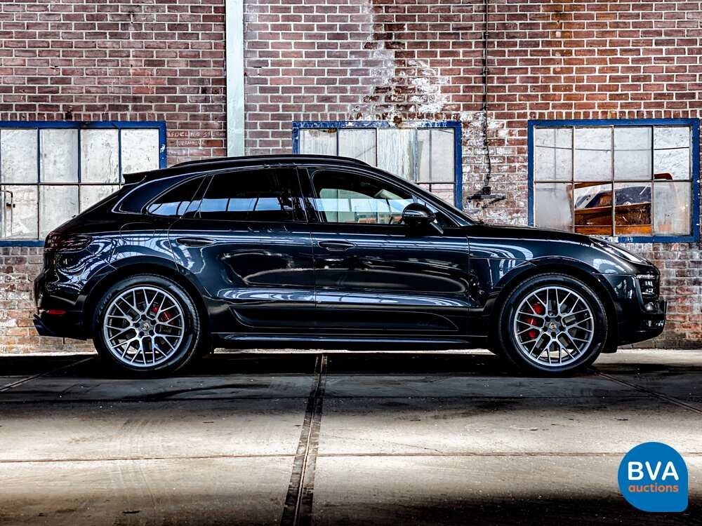 Porsche Macan GTS V6 Bi-Turbo 360hp 2016 Facelift, L-748-DB.