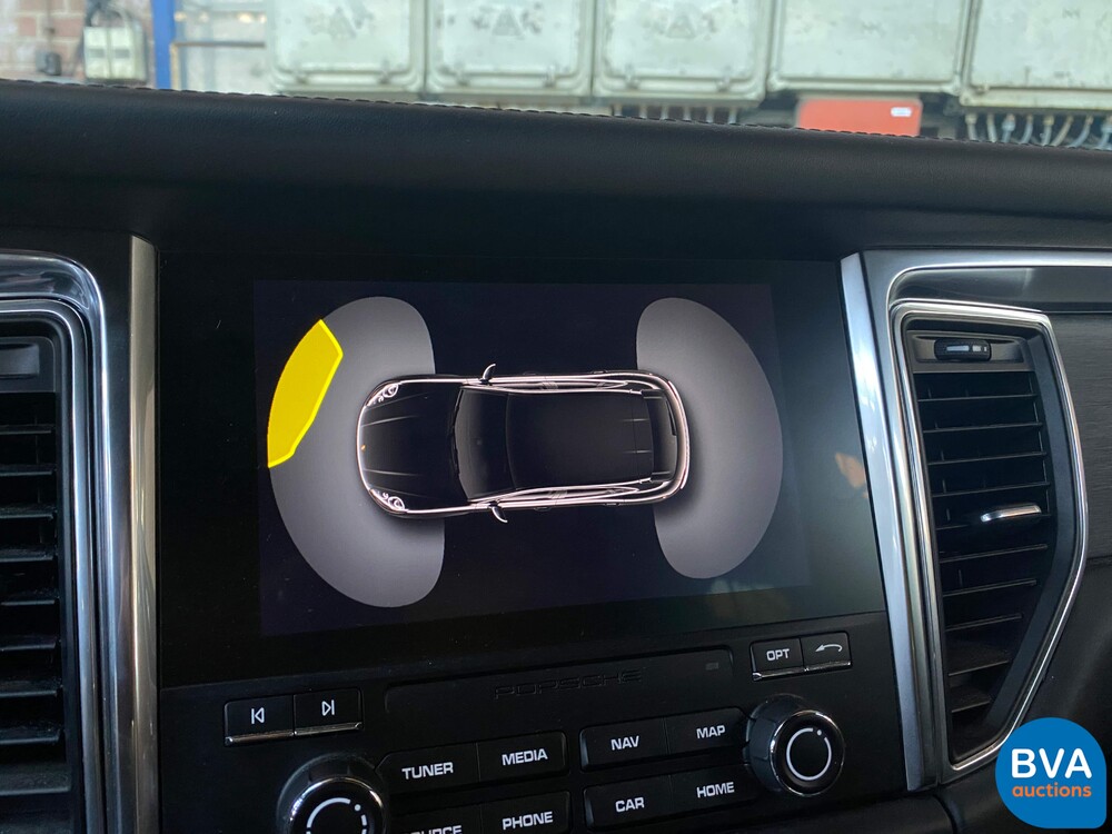 Porsche Macan GTS V6 Bi-Turbo 360hp 2016 Facelift, L-748-DB.