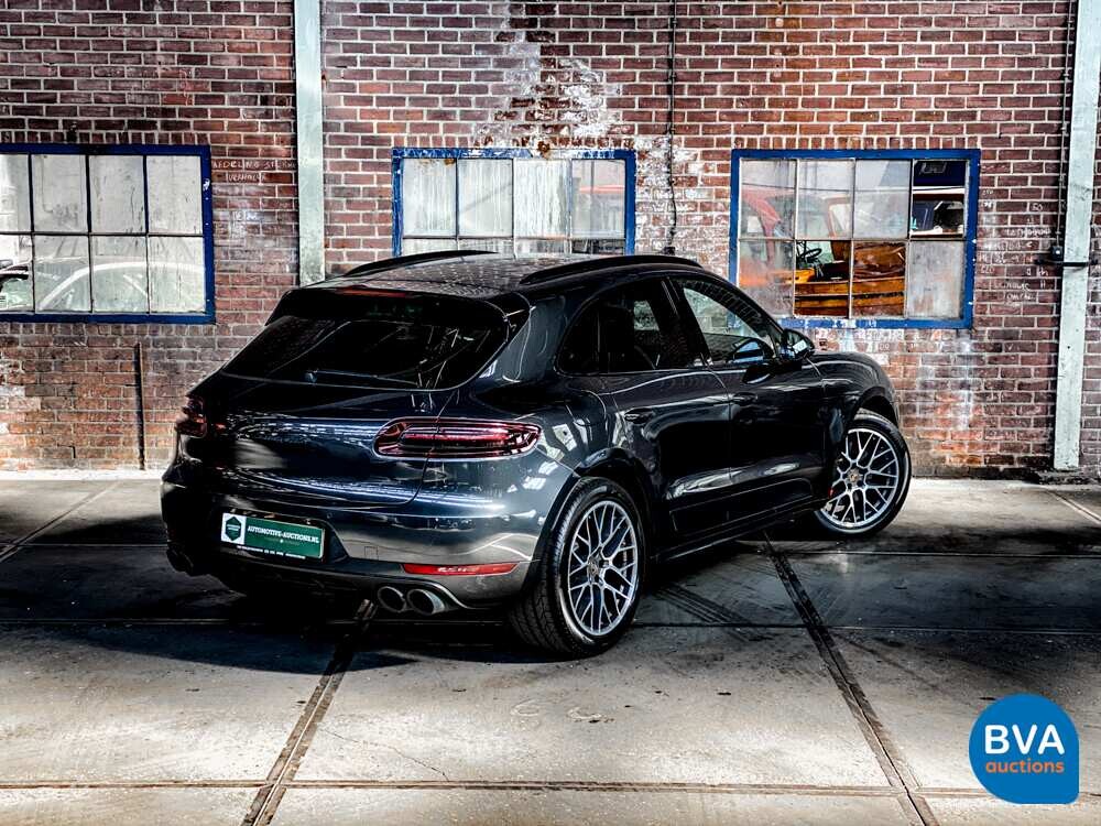 Porsche Macan GTS V6 Bi-Turbo 360hp 2016 Facelift, L-748-DB.