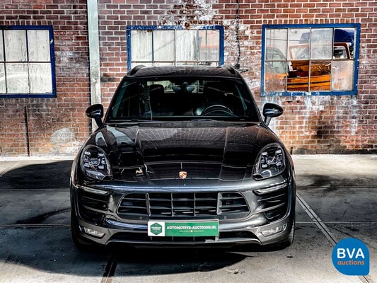 Porsche Macan GTS V6 Bi-Turbo 360hp 2016 Facelift, L-748-DB.