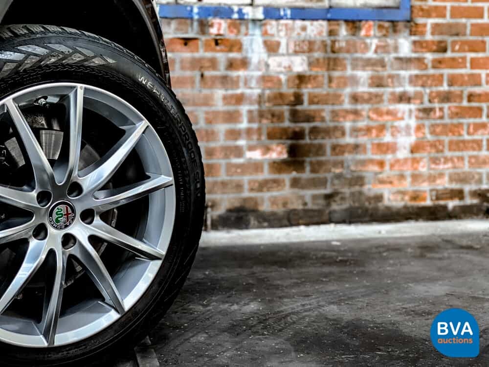 Alfa Romeo Stelvio 2.0T Q4 280hp AWD 2018, XK-318-N.