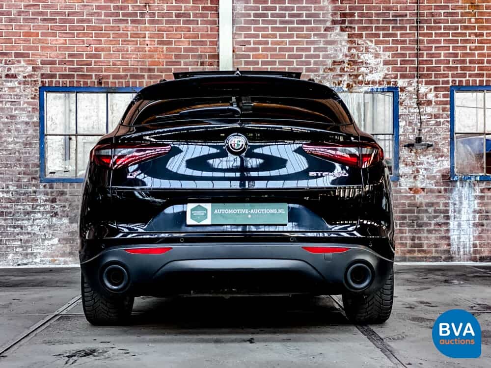 Alfa Romeo Stelvio 2.0T Q4 280hp AWD 2018, XK-318-N.
