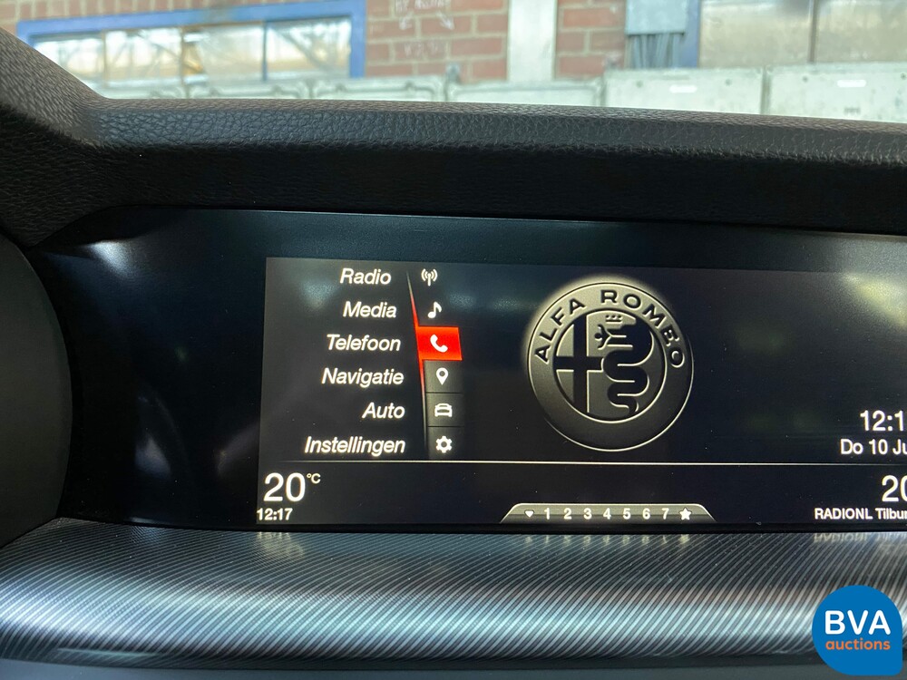 Alfa Romeo Stelvio 2.0T Q4 280hp AWD 2018, XK-318-N.