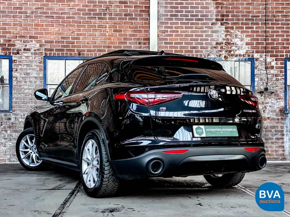 Alfa Romeo Stelvio 2.0T Q4 280hp AWD 2018, XK-318-N.