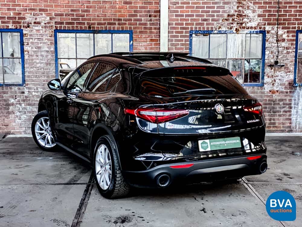 Alfa Romeo Stelvio 2.0T Q4 280hp AWD 2018, XK-318-N.