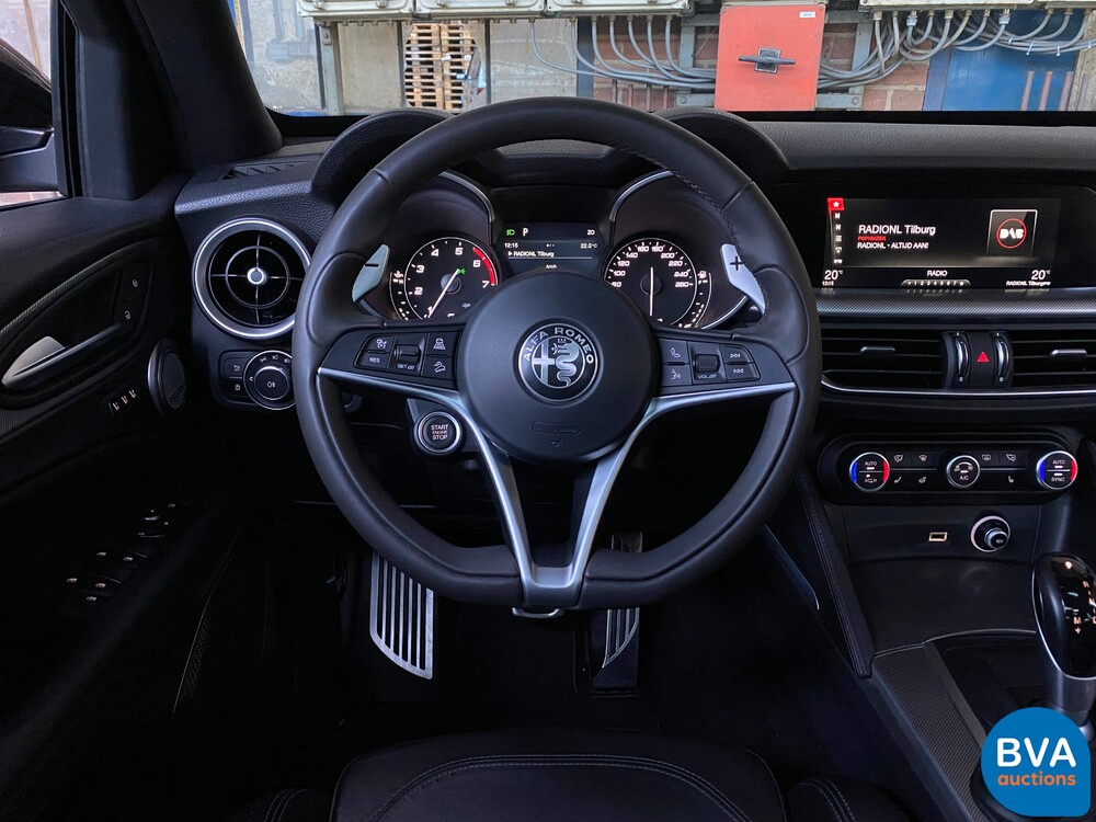 Alfa Romeo Stelvio 2.0T Q4 280hp AWD 2018, XK-318-N.