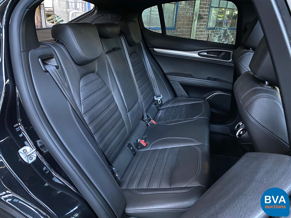 Alfa Romeo Stelvio 2.0T Q4 280hp AWD 2018, XK-318-N.