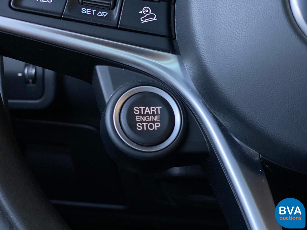 Alfa Romeo Stelvio 2.0T Q4 280hp AWD 2018, XK-318-N.