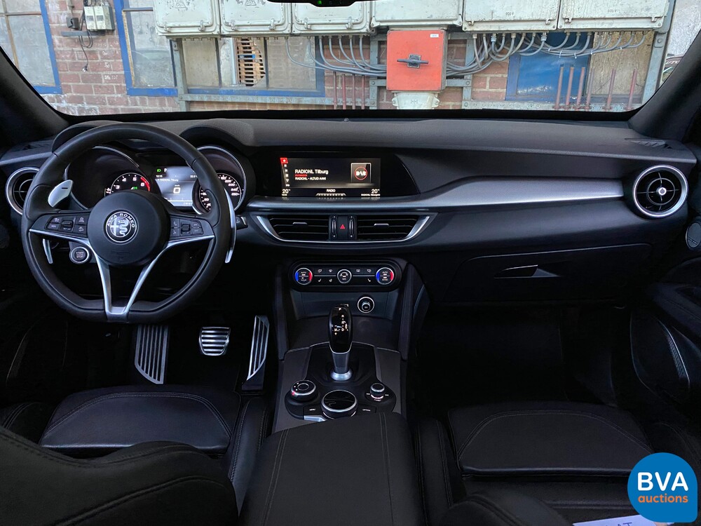 Alfa Romeo Stelvio 2.0T Q4 280hp AWD 2018, XK-318-N.