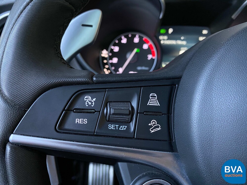 Alfa Romeo Stelvio 2.0T Q4 280hp AWD 2018, XK-318-N.