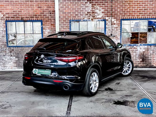 Alfa Romeo Stelvio 2.0T Q4 280hp AWD 2018, XK-318-N.