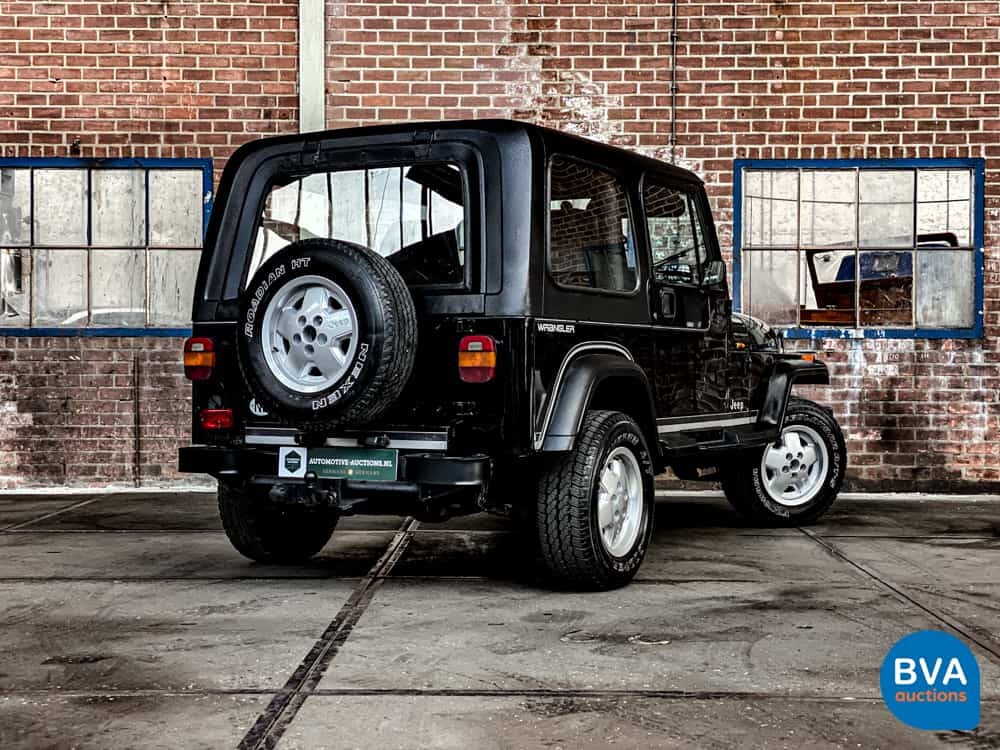 Jeep Wrangler 4.0i Laredo Wagon 4WD 178hp 1992 -Org. NL-, VS-49-JR.