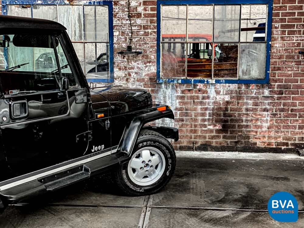 Jeep Wrangler 4.0i Laredo Wagon 4WD 178hp 1992 -Org. NL-, VS-49-JR.
