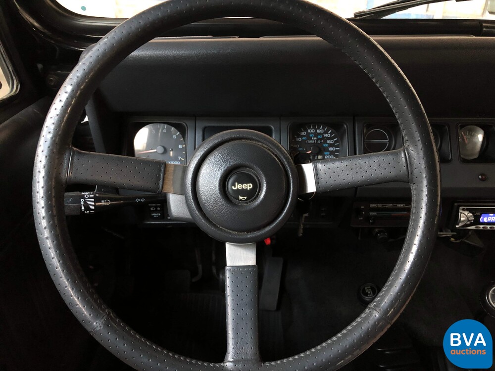 Jeep Wrangler 4.0i Laredo Wagon 4WD 178hp 1992 -Org. NL-, VS-49-JR.