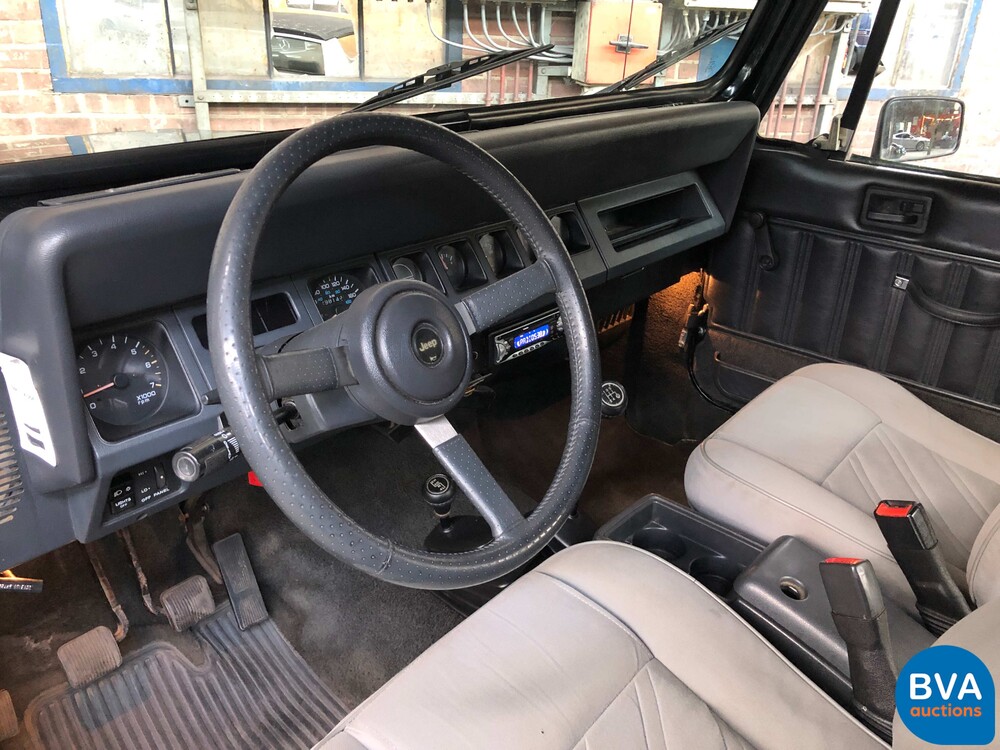 Jeep Wrangler 4.0i Laredo Wagon 4WD 178hp 1992 -Org. NL-, VS-49-JR.